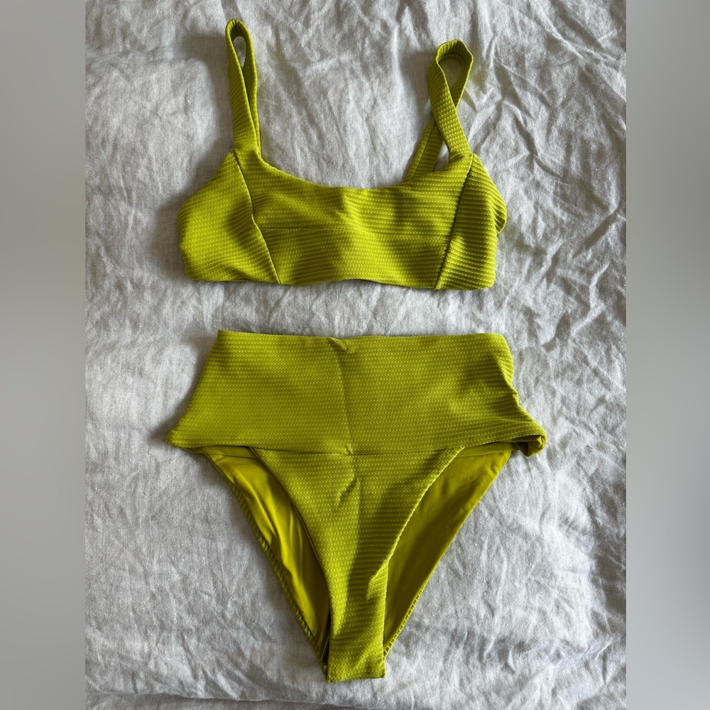 LSPACE Jess & Desi Apple Green Exo Chic Bikini